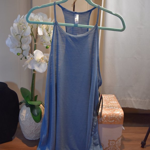 Under Armour Tops - SOLD - NWT Under Armour Threadborne Tank